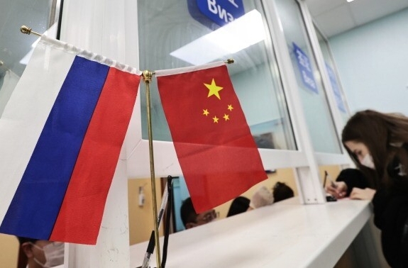 Более 4 тыс. человек пересекли российско-китайскую границу в первый месяц работы речного пункта пропуска в Хабаровске