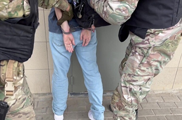 Подозреваемые в передаче ВСУ информации о российских военных объектах арестованы в Курской области