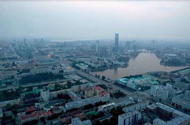 Екатеринбург и Челябинск затянуло смогом