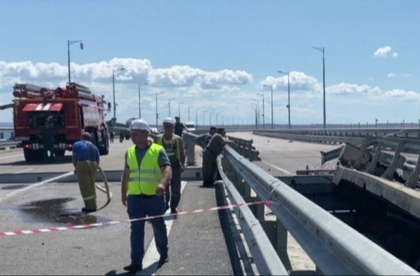 Аксенов: движение по Крымскому мосту будет восстановлено в течение дня-двух