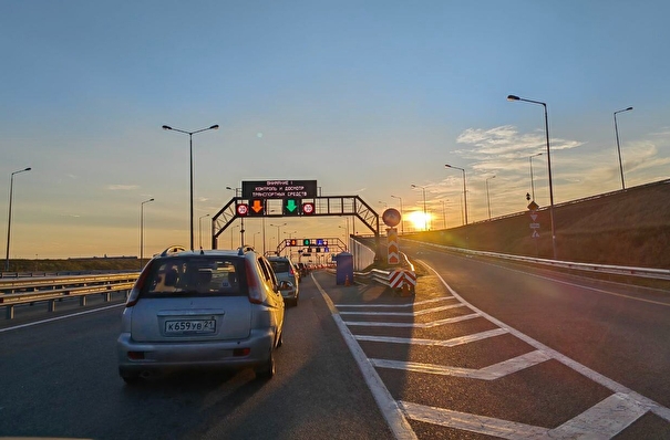 Четырехкилометровая очередь из автомобилей образовалась в Темрюкском районе Кубани в направлении Крымского моста - оперштаб