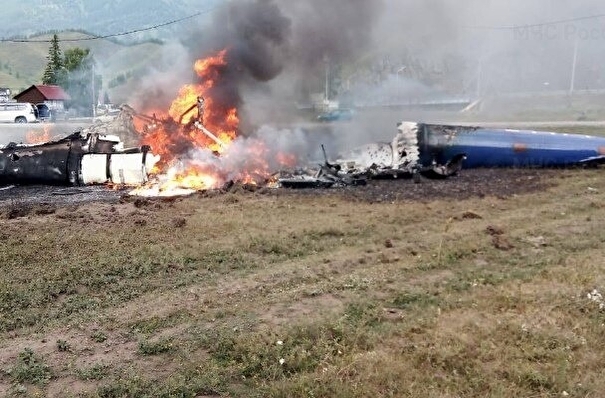 Шесть туристов погибли при крушении вертолета Ми-8 на Алтае