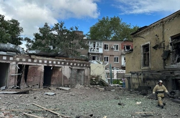 Ракета взорвалась в Таганроге рядом с кафе, есть пострадавшие - губернатор