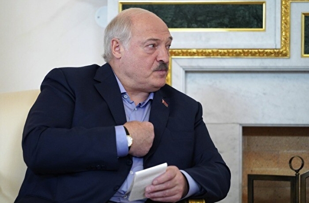 Лукашенко сообщил, что направил госкомиссию разобраться с причинами возгораний автобусов в Петербурге