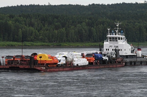 Доставка северного завоза в Якутии немного отстает из-за мелководья на реке Яна - власти