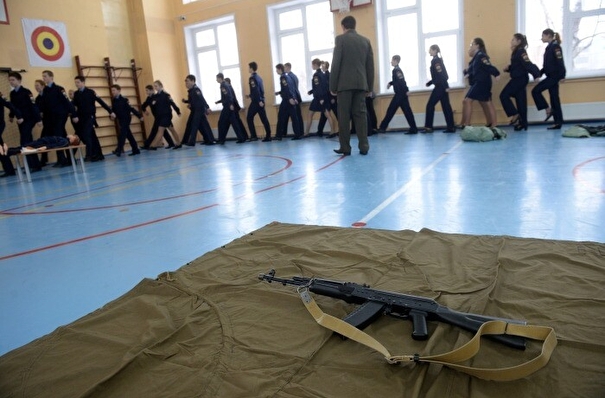 Астраханские школьники начнут в новом учебном году изучать военную подготовку