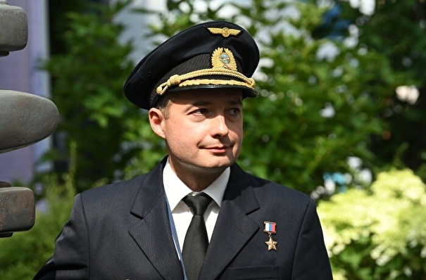 Летчик Юсупов испытал гордость за коллег, успешно посадивших самолет в поле