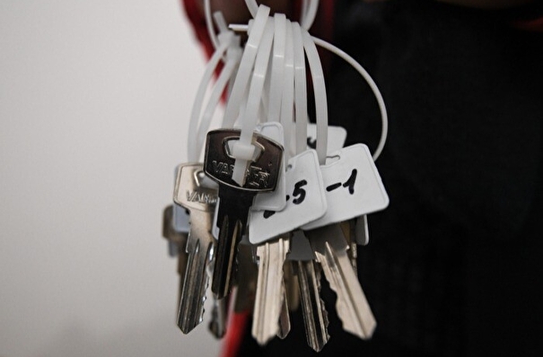 Погорельцы из свердловского поселка Сосьва получили ключи от нового жилья