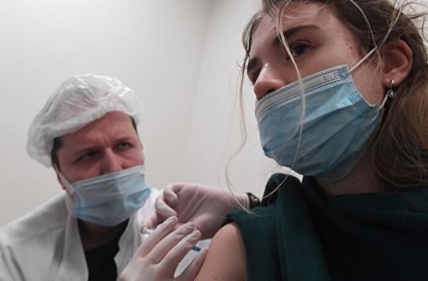 Бесплатную прививку против COVID-19 можно сделать в поликлиниках Москвы
