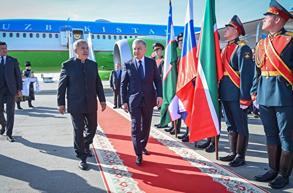 Президент Узбекистана прибыл в Татарстан