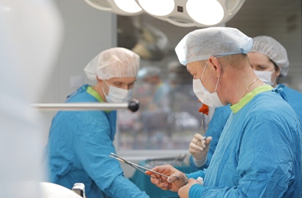 Новосибирские хирурги-ортопеды получили робота для проведения операций на суставах