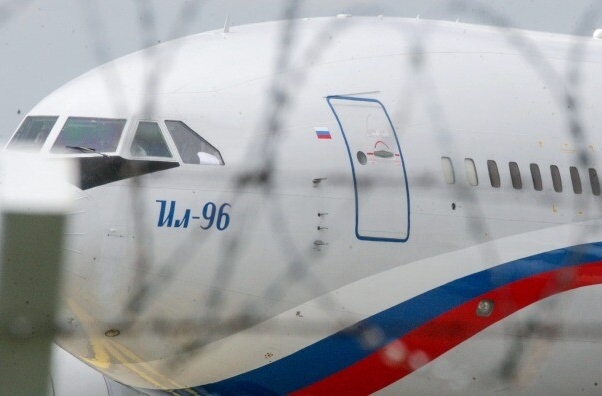 Опытный образец дальнемагистрального самолета Ил-96-400М совершил первый полет