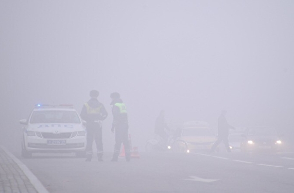 Густой туман накрыл Челябинскую область, автомобилистов просят быть осторожными