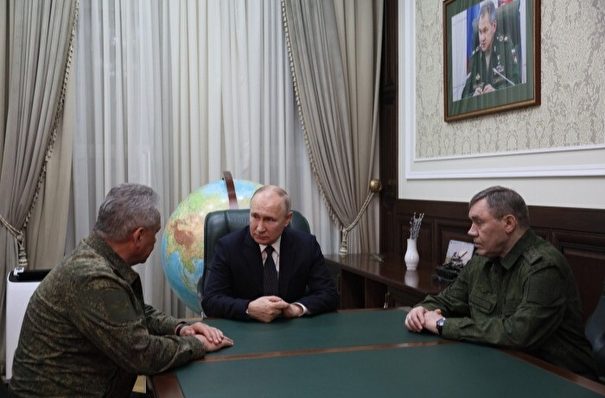 Путин после визита в Казахстан посетил штаб Южного военного округа в Ростове-на-Дону, где заслушал доклады о ходе СВО - Песков