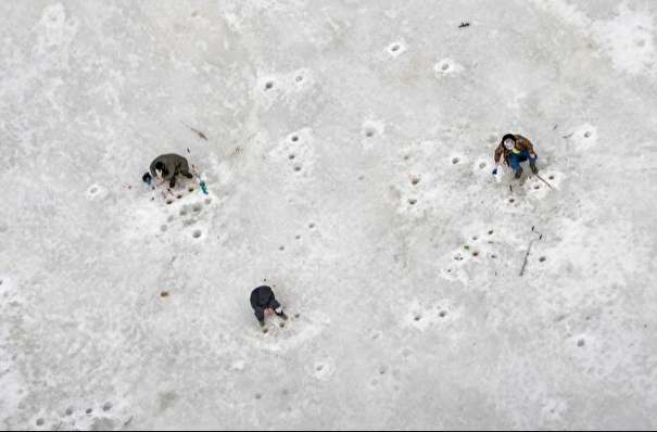 Девять рыбаков спасены с оторвавшейся льдины под Новосибирском