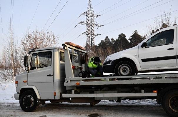 Автомобили с нечитаемыми номерами начали эвакуировать в Воронеже