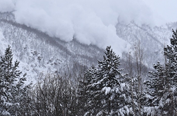 Спасатели предупредили об угрозе схода лавин в горах Кабардино-Балкарии