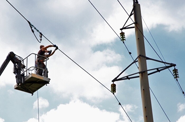 Энергетики восстанавливают электроснабжение в двух округах Ставрополья