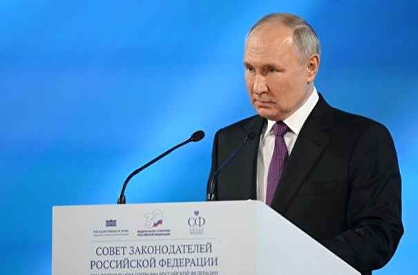 Путин призывает продолжить активную работу парламентской группы по вопросам СВО