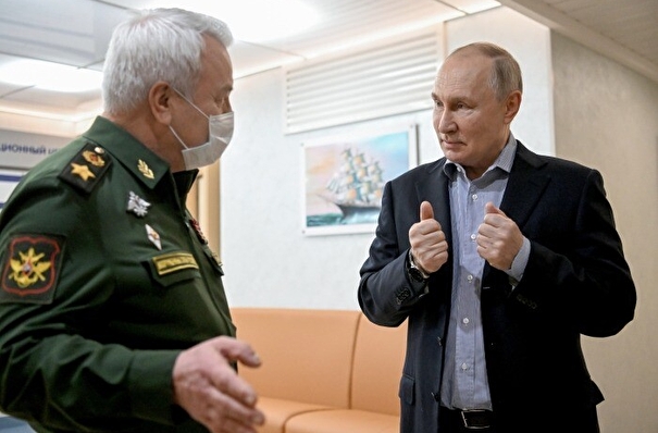 Путин посетил госпиталь им. Вишневского, где встретился с военными-участниками СВО