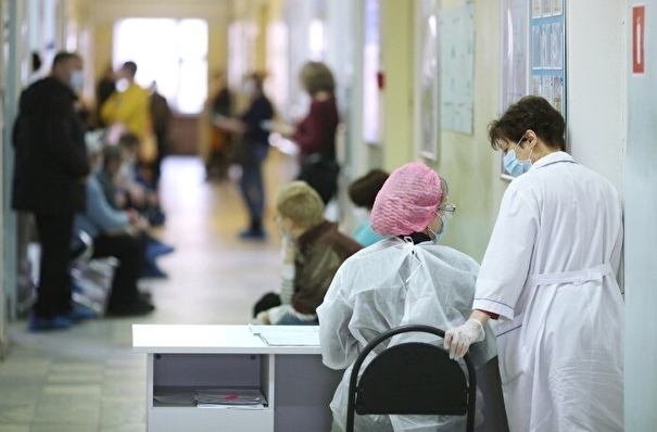 Заболеваемость COVID-19 в РФ за неделю снизилась почти на 30% - оперштаб