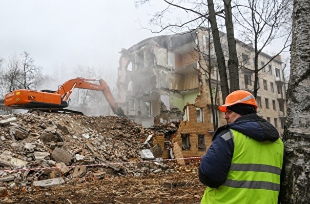 Расселенные дома снесли в столичном Люблине для строительства жилья по программе реновации