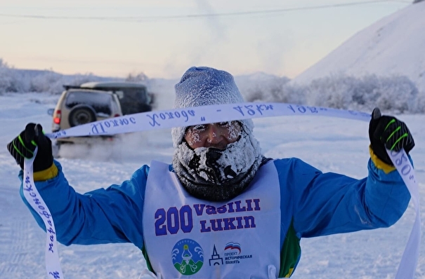 Около 40 человек пробежали экстремальный марафон в Якутии в минус 55 градусов