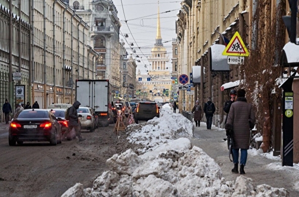 Высота снежного покрова в Петербурге превысила метр