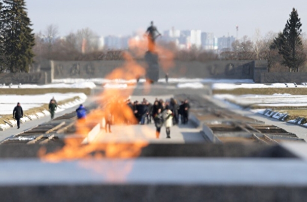 Мемориальная плита жертвам геноцида открыта на Пискаревском кладбище Петербурга