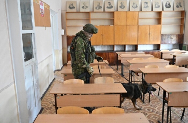 Школы в Нижневартовске эвакуировали из-за сообщений о минировании