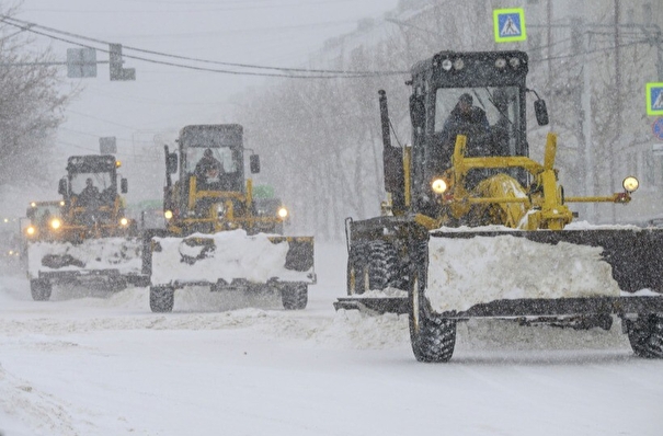 Спасатели вызволили из снежного плена на юге Сахалина более 70 автомобилей