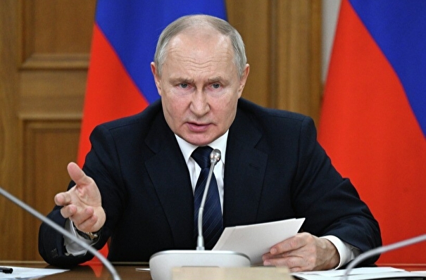 Путин поручил проанализировать ситуацию с выплатами семьям погибших участников СВО
