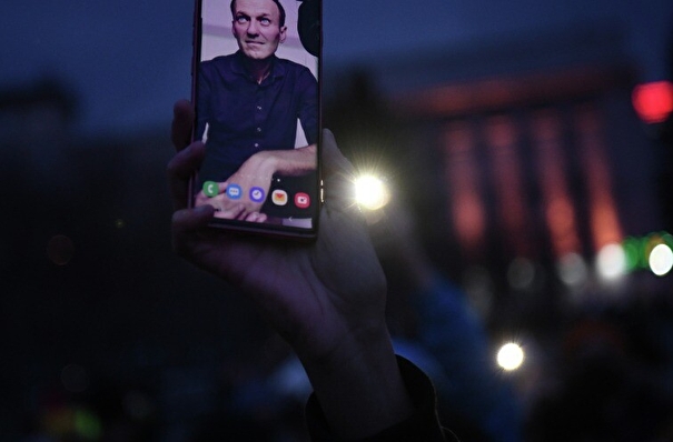 Песков: участвовавших в протестах сторонников Навального ждут юридические последствия