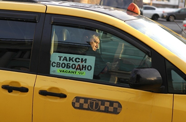 Мигрантам в Якутии запретили работать в такси