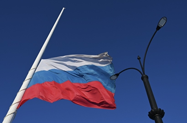 Флаги приспущены в Петербурге в связи с трагедией в Подмосковье