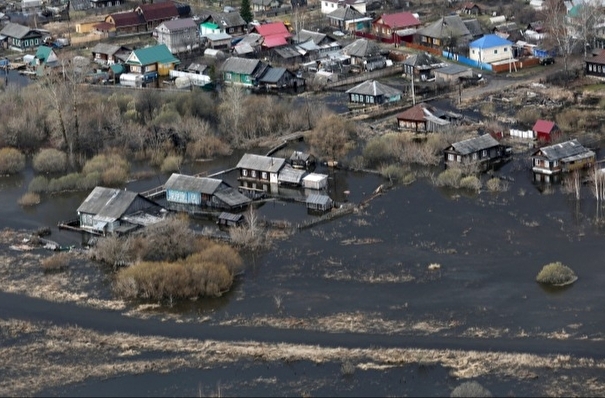 Число подтопленных паводком домов в Алтайском крае уменьшилось за сутки
