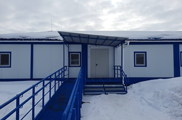 Первую амбулаторию с жильем для медика открыли в Омской области