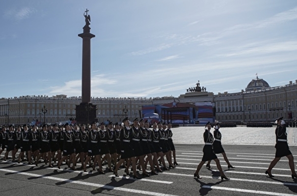 Парад и салют состоятся в Петербурге в День Победы - власти