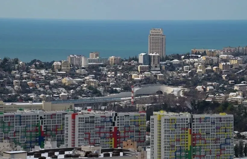 Более 1 тыс. гостиничных номеров открылись в Сочи в 2025 году. Фото. Вид на Сочи. © РИА Новости. Артур Лебедев