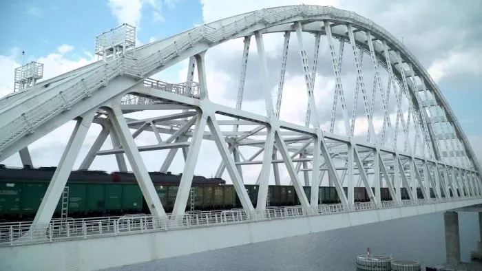 Движение по Крымскому мосту возобновлено