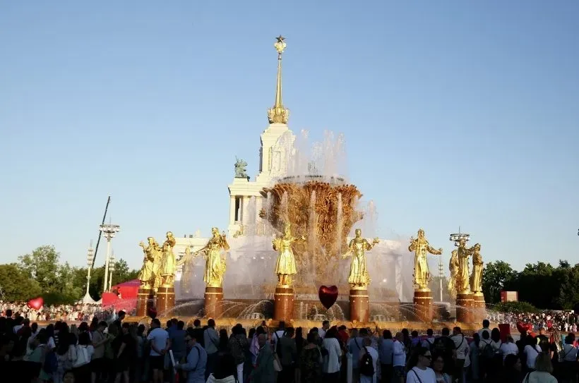 Три дополнительные зоны с аттракционами появятся на ВДНХ к лету. Фото. © РИА Новости. Станислав Жданов