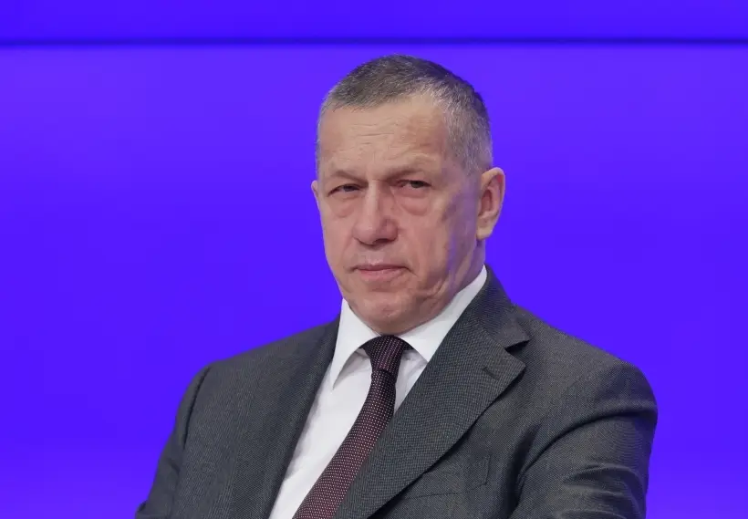 Трутнев поручил разобраться с ограничениями при выдаче 