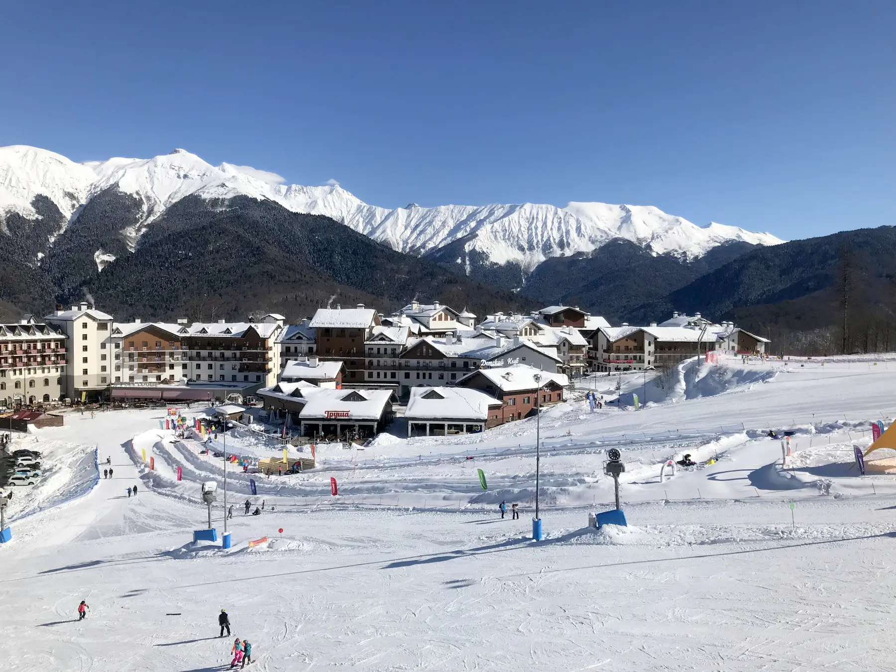 Около 500 тысяч туристов ждет Сочи на новогодних праздниках. Фото. Сочинский горный курорт Роза Хутор. © 
