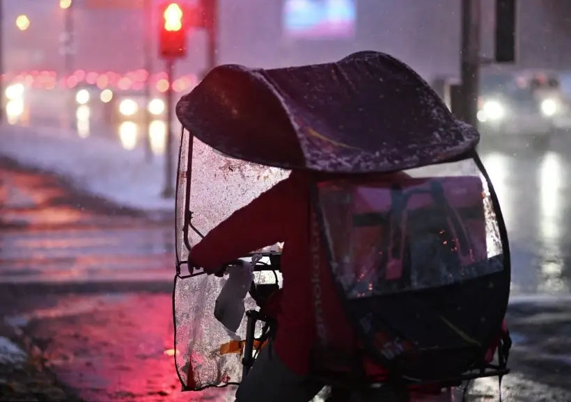 Мигрантам запретят работать курьерами в Воронежской области. Фото. © РИА Новости. Алексей Майшев