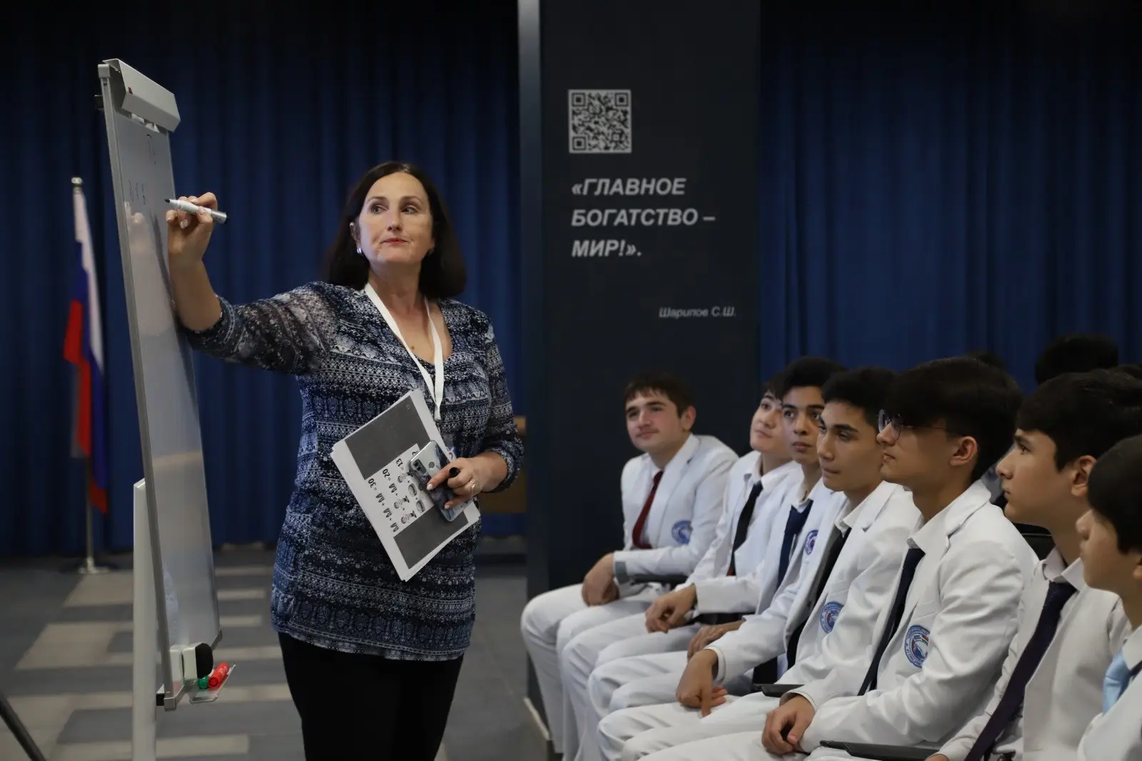 Учителя и школьники Таджикистана участвуют в новом образовательном проекте СКФУ. Фото. © Управление по информации и связям с общественностью СКФУ. Илья Хачатурян