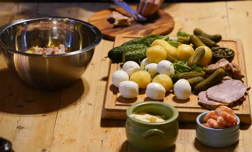 Оливье: классический рецепт и как готовят салат за рубежом