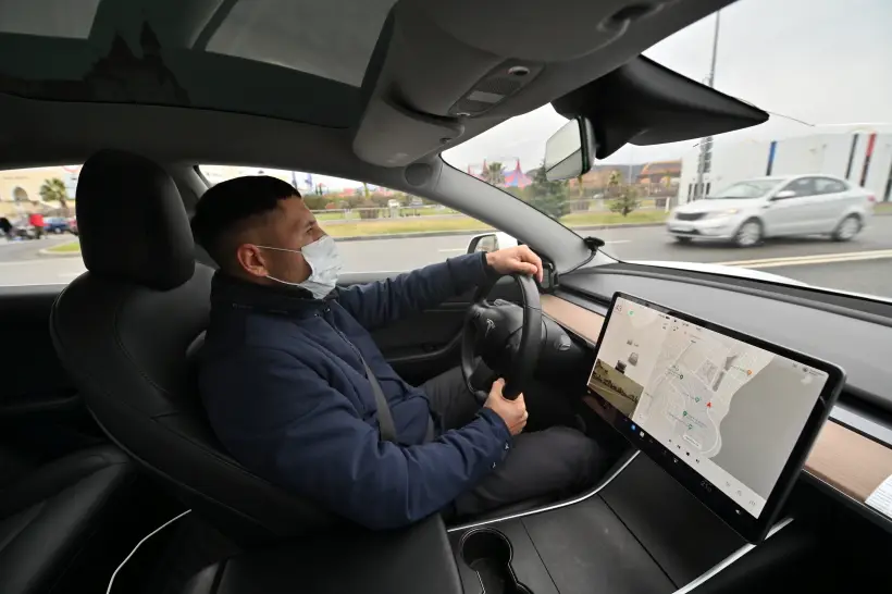 Бесплатный проезд электрокаров по платным федеральным трассам продлен до 2026г. Фото. © РИА Новости. Артур Лебедев