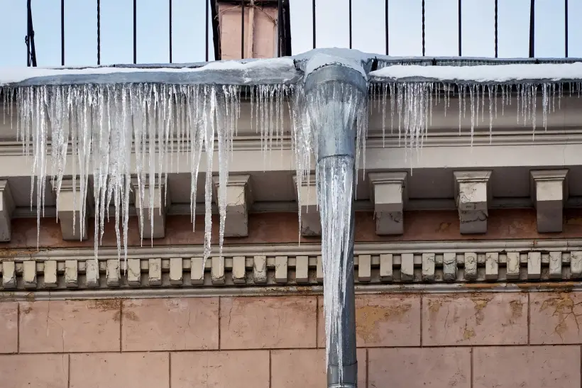 Обыски проводятся в Петербурге по делу о падении сосулек на людей. Фото. © РИА Новости. Алексей Даничев