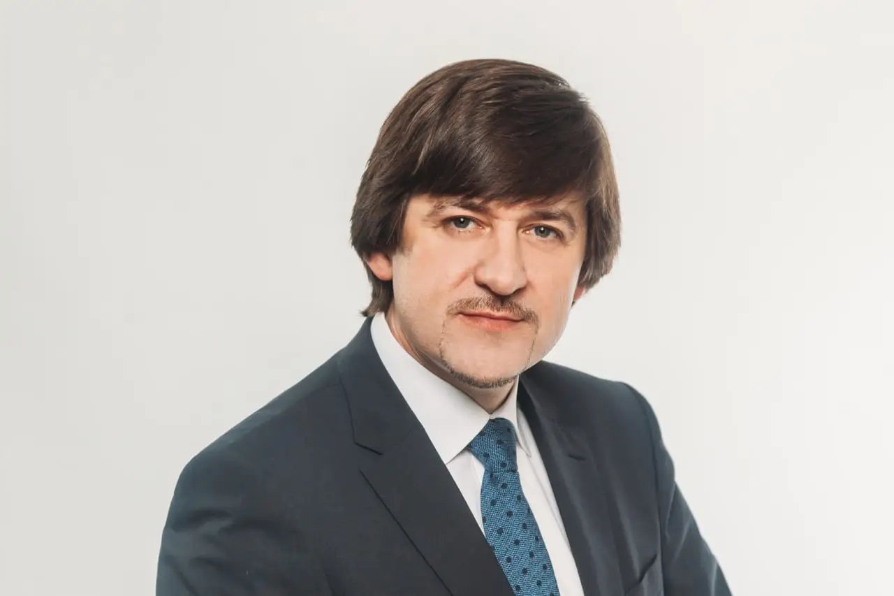 Мэр Тюмени опроверг публикацию постановочных фото из школы