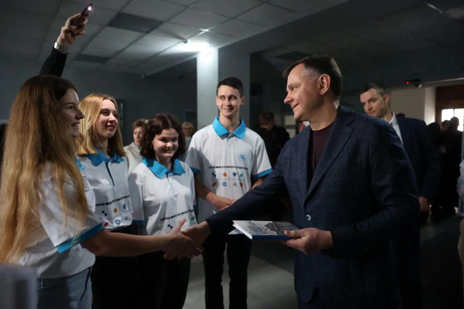 Врио главы Ростовской области обсудил со студентами возможности трудоустройства. Фото. © Пресс-служба губернатора Ростовской области. Павел Сапрыкин